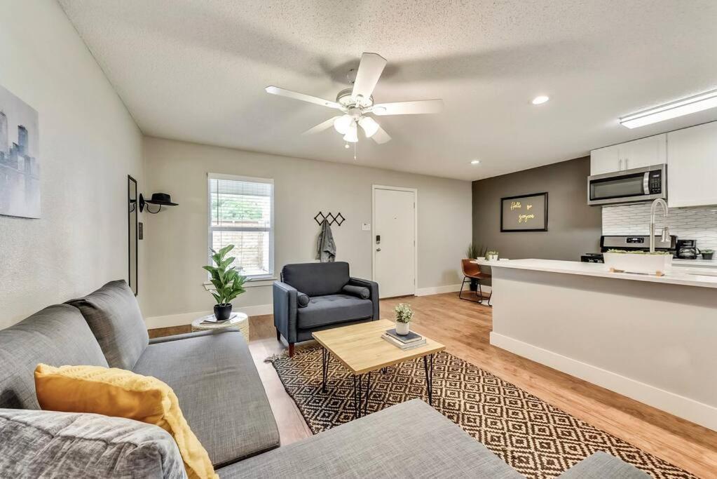 Hello Gorgeous Flat Near Downtown! Leilighet Dallas Eksteriør bilde
