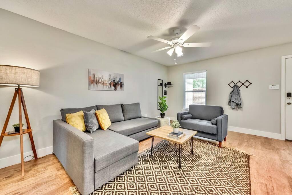 Hello Gorgeous Flat Near Downtown! Leilighet Dallas Eksteriør bilde